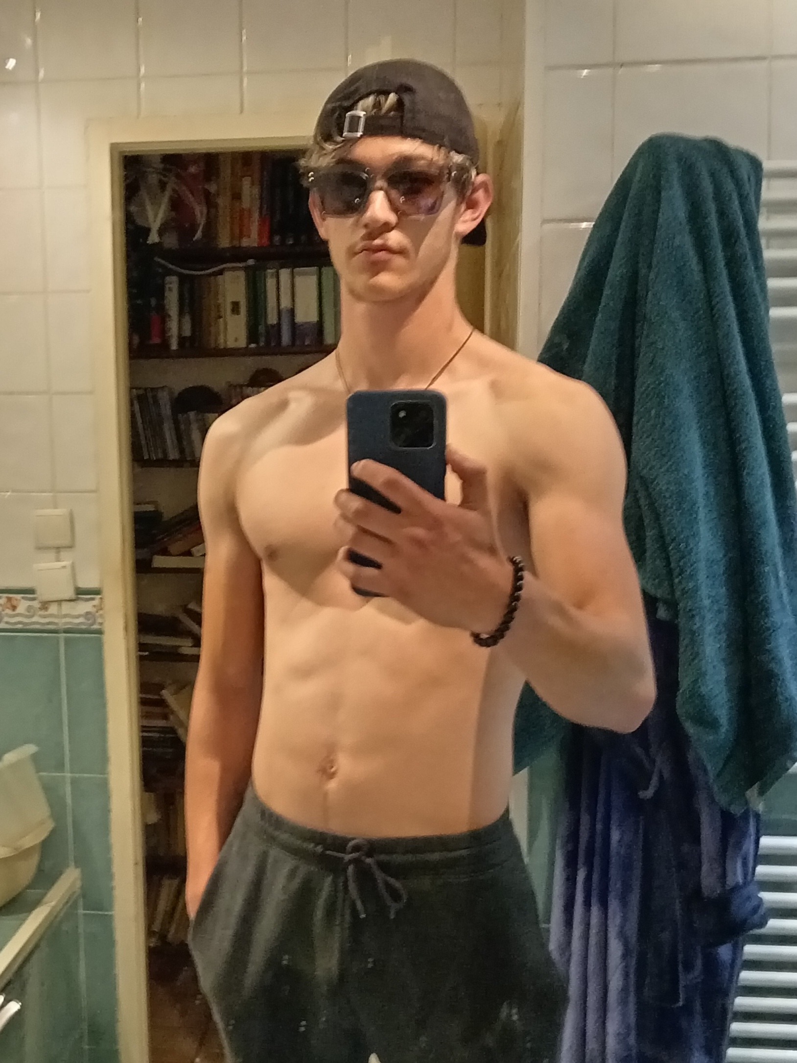 Chen - Pradines - Lot | Rencontre gay